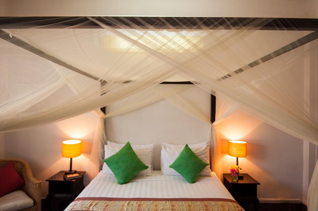The Willow Boutique Hotel Пном Пен Екстериор снимка