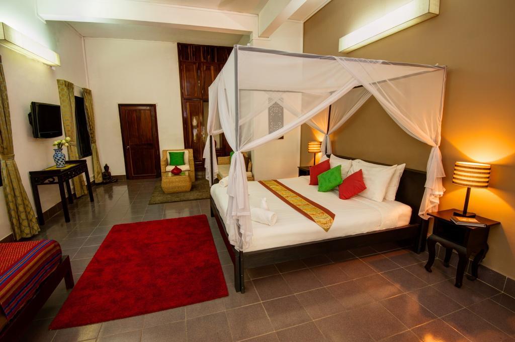 The Willow Boutique Hotel Пном Пен Екстериор снимка