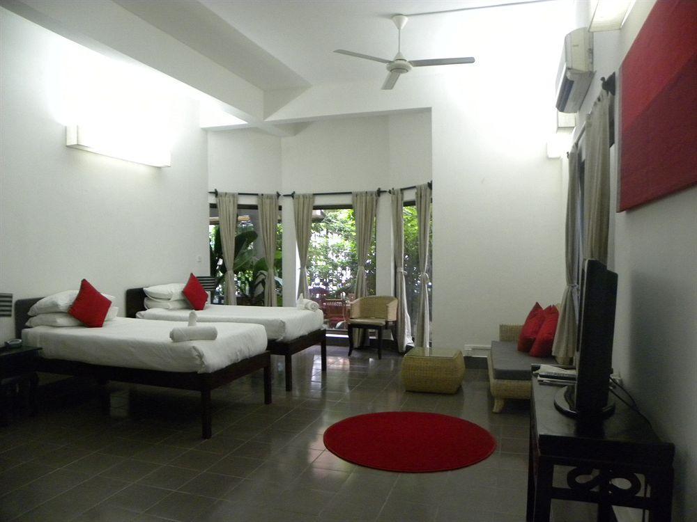 The Willow Boutique Hotel Пном Пен Екстериор снимка