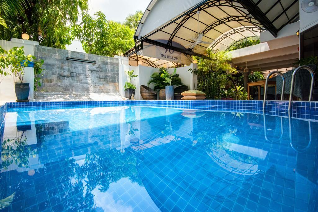 The Willow Boutique Hotel Пном Пен Екстериор снимка