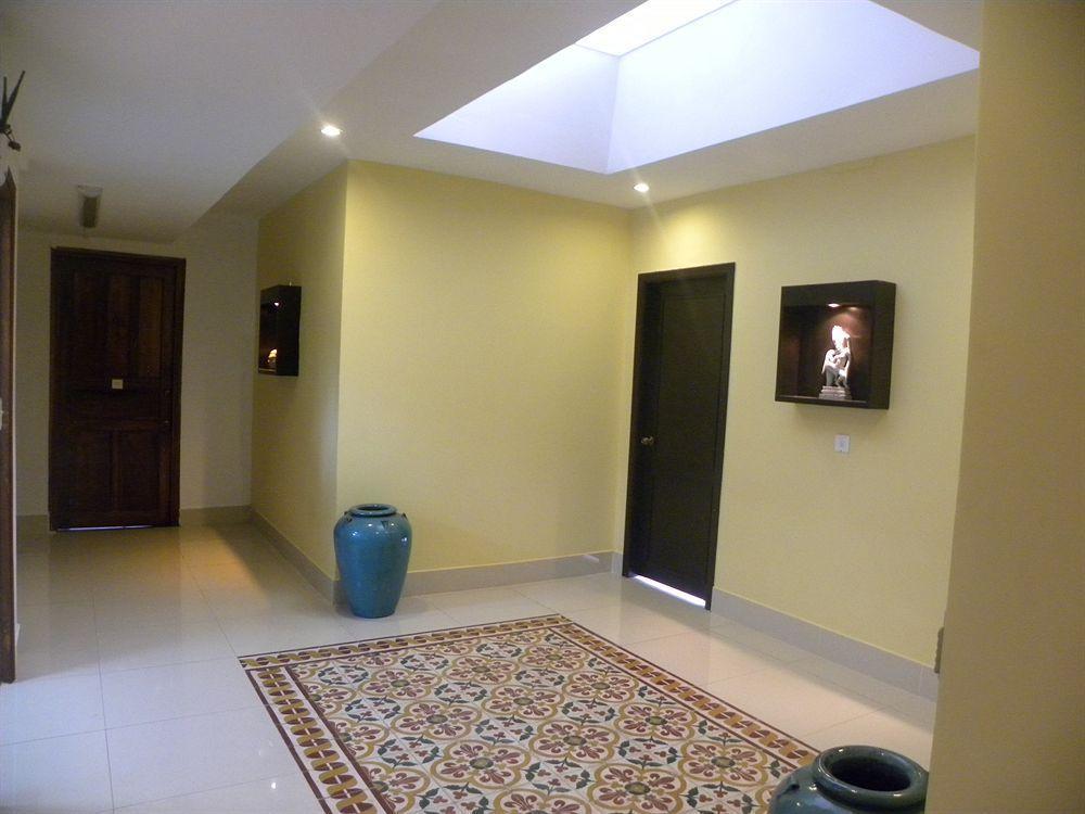 The Willow Boutique Hotel Пном Пен Екстериор снимка