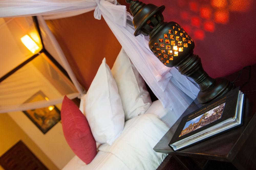 The Willow Boutique Hotel Пном Пен Екстериор снимка