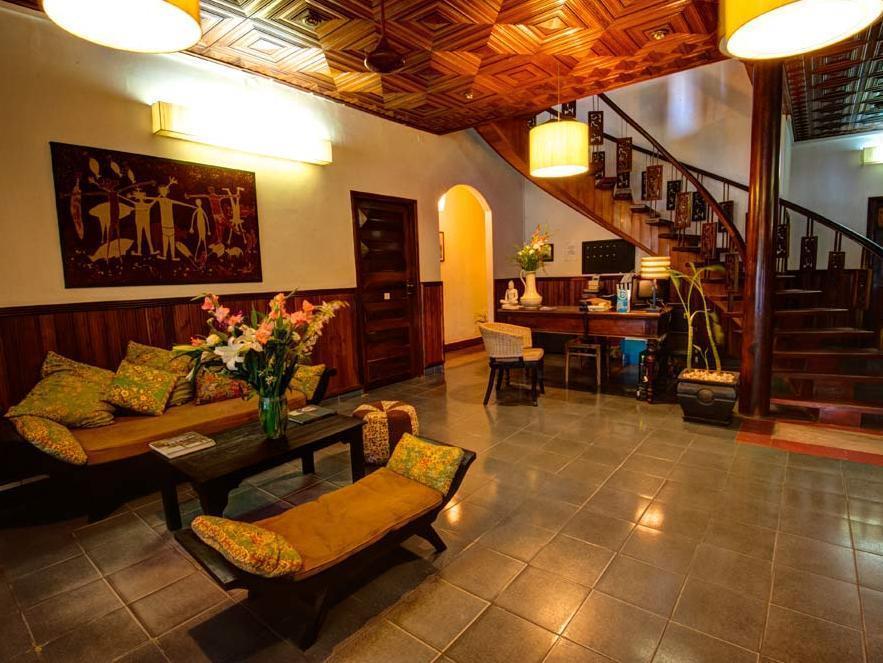 The Willow Boutique Hotel Пном Пен Екстериор снимка